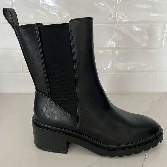 Chunky sole Chelsea Boot Black Size US 8WC New without tags - Picture 2 of 8